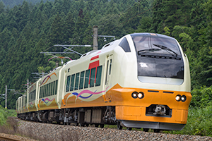 羽越線で試運転中のE653系1000代